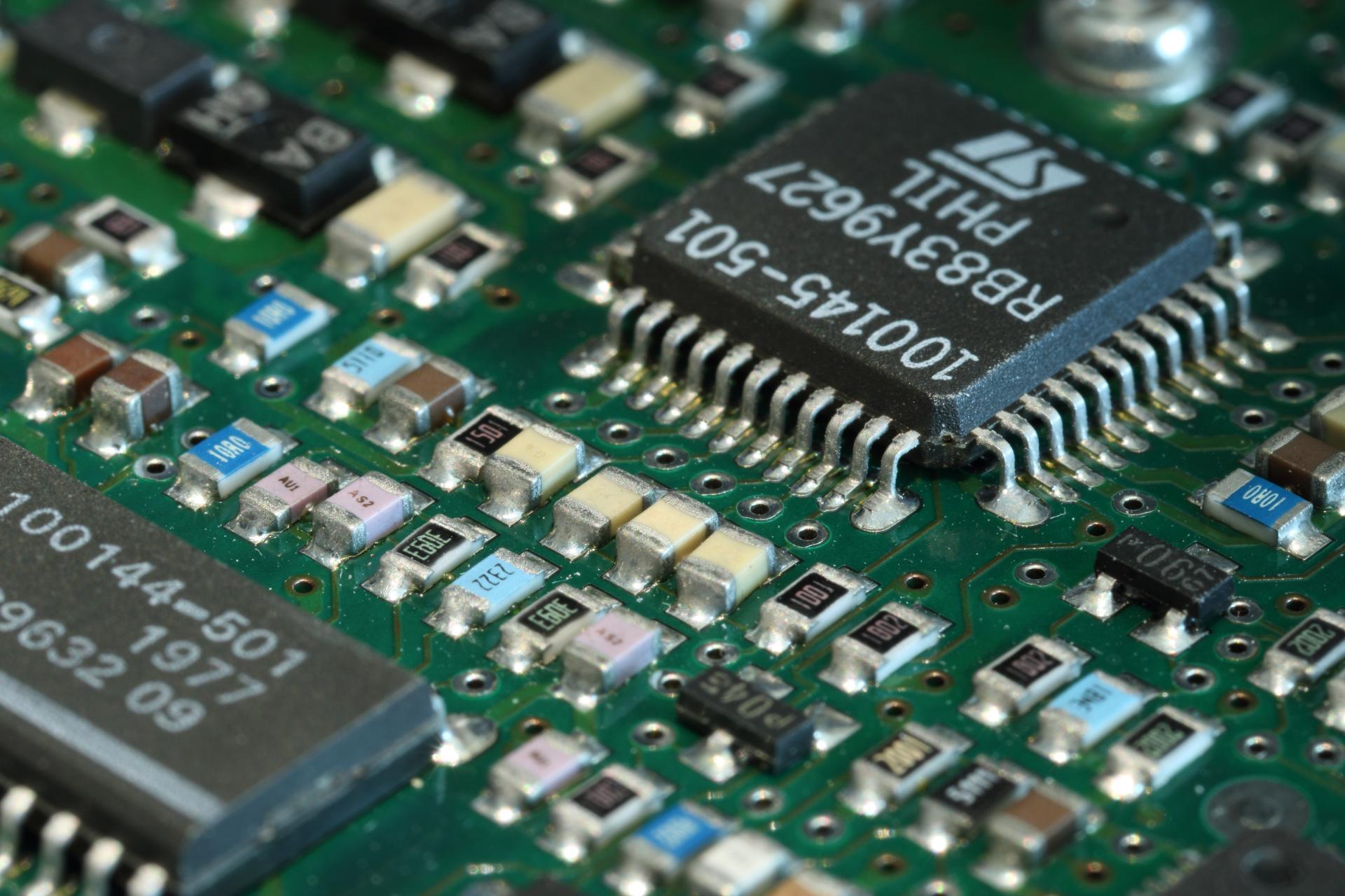印刷电路板(pcb-printed-circuit-boar-大图_爱给网_aigei_com.jpg